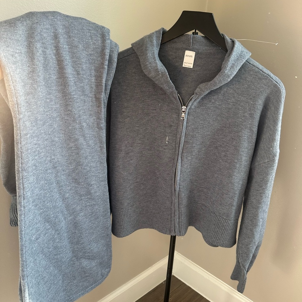 Gilly Hicks Light Gray Knit Hoodie and Wide-Leg Lounge Pants Set - Picture 4 of 16
